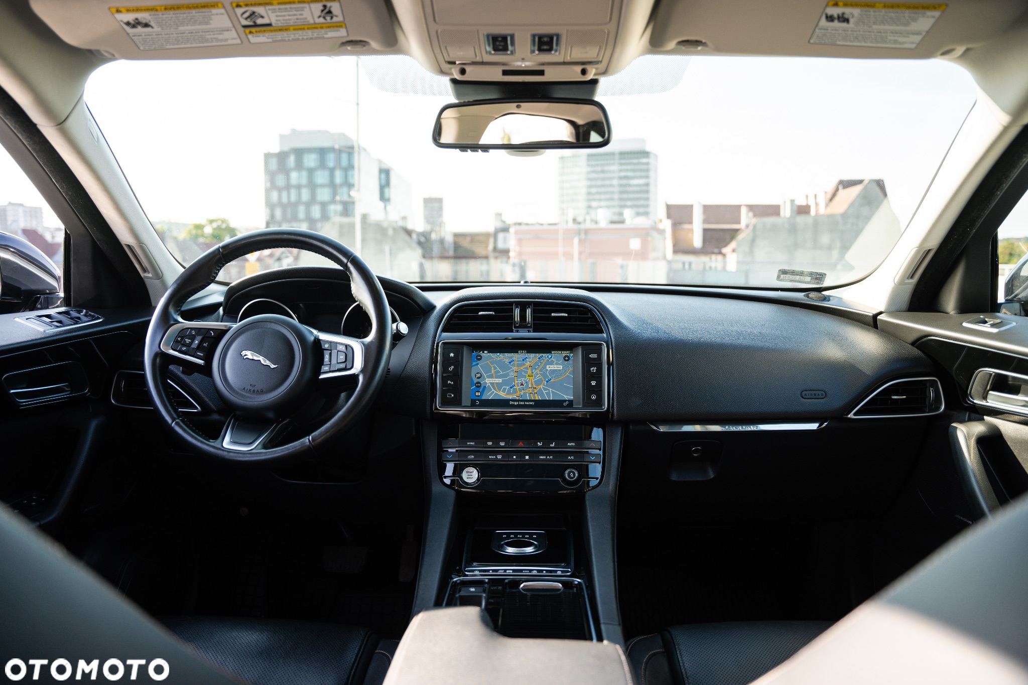 Jaguar F-Pace 2.0 i4P AWD 300 Sport - 26