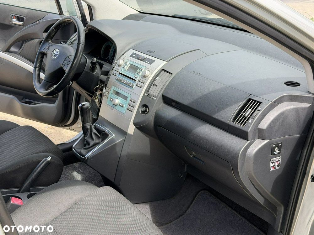 Toyota Corolla Verso - 21