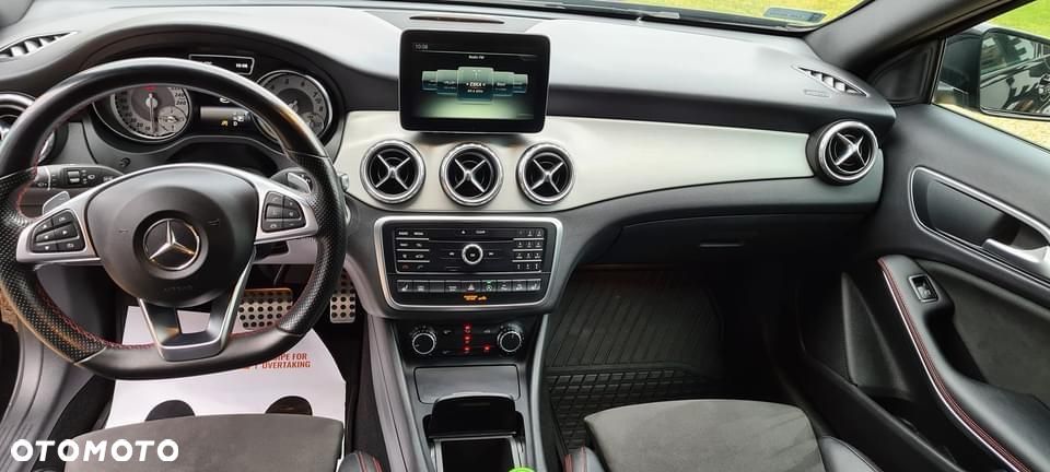 Mercedes-Benz GLA - 9