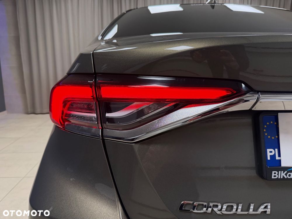 Toyota Corolla 1.8 Hybrid Executive - 29