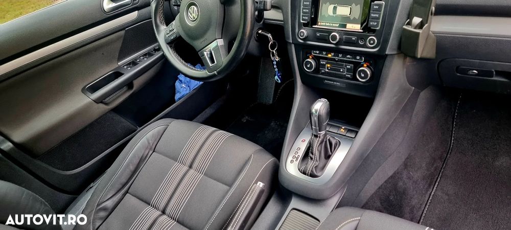 Volkswagen Golf 2.0 TDI DPF DSG MATCH - 9