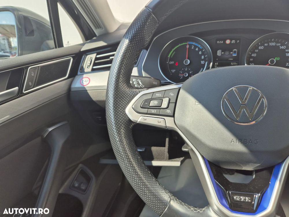 Volkswagen Passat - 17