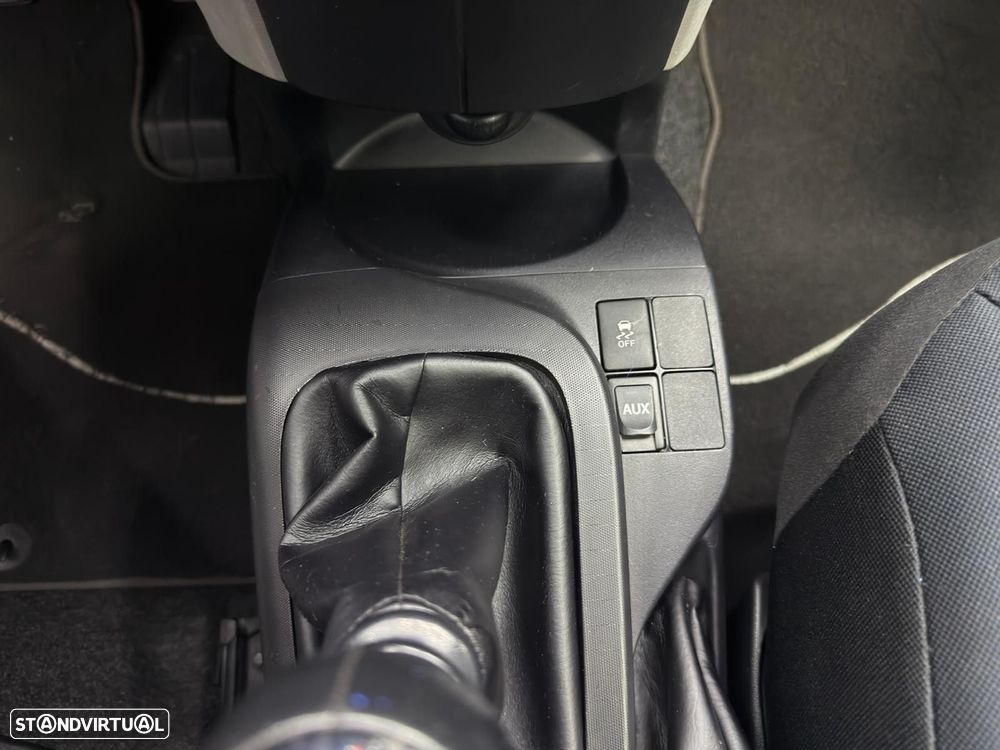 Toyota iQ 1.0 VVT-i Essential+AC - 16