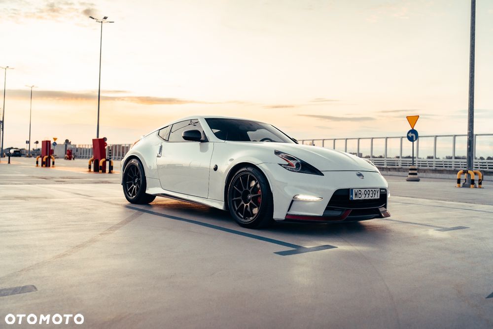 Nissan 370 Z 3.7 V6 Nismo - 2