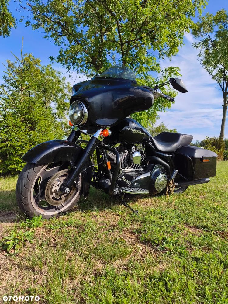Harley-Davidson Touring Street Glide - 2