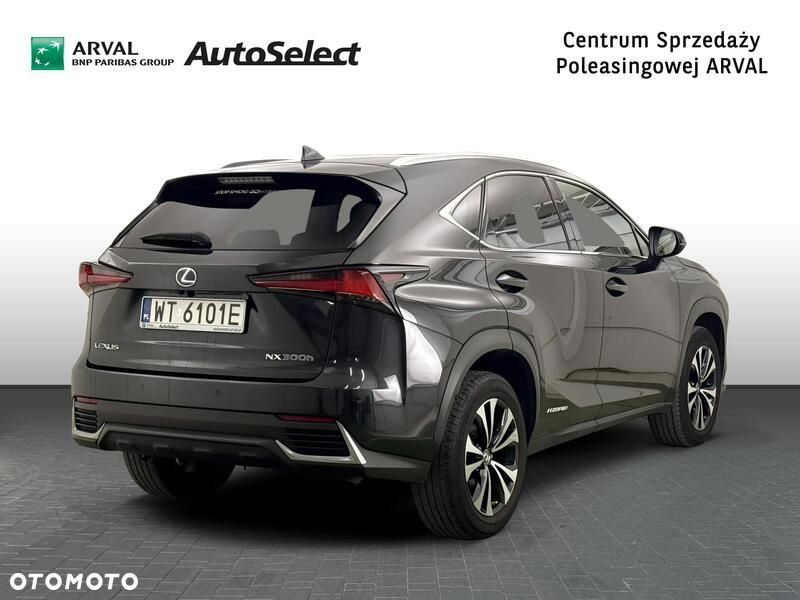 Lexus NX 300h Business Edition AWD - 6
