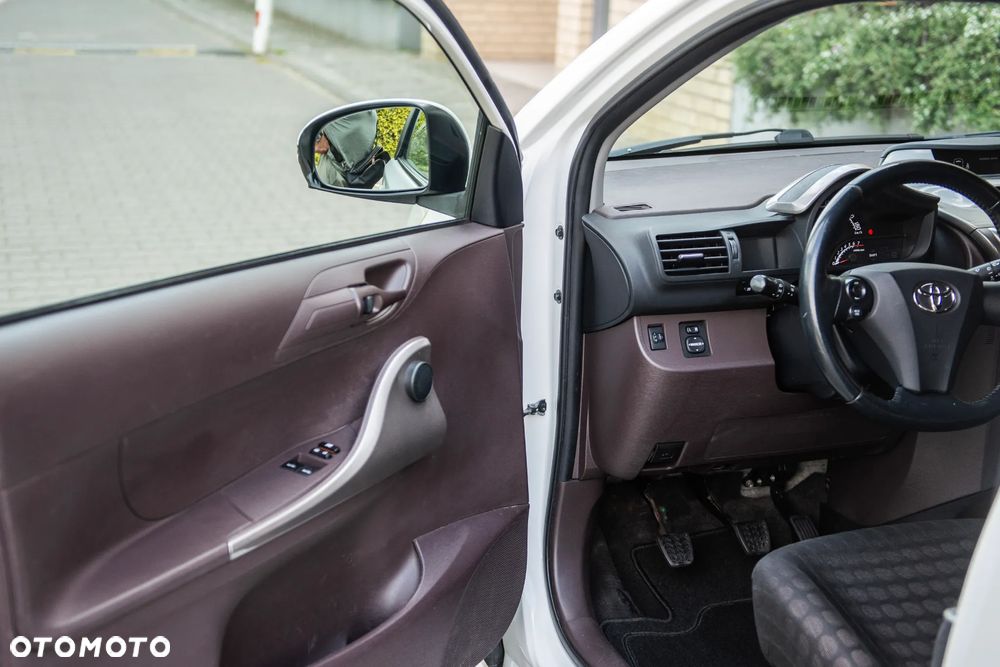 Toyota iQ 1.0 Sol - 14