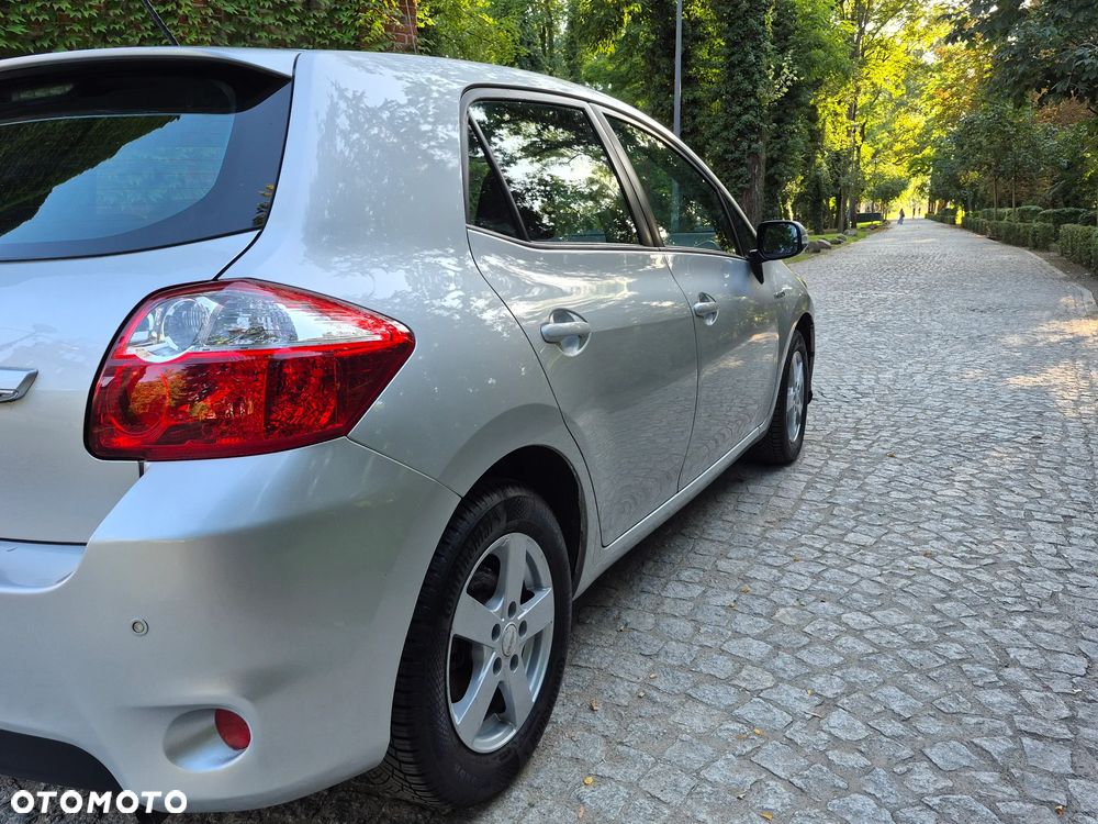 Toyota Auris 1.8 HSD Luna - 12