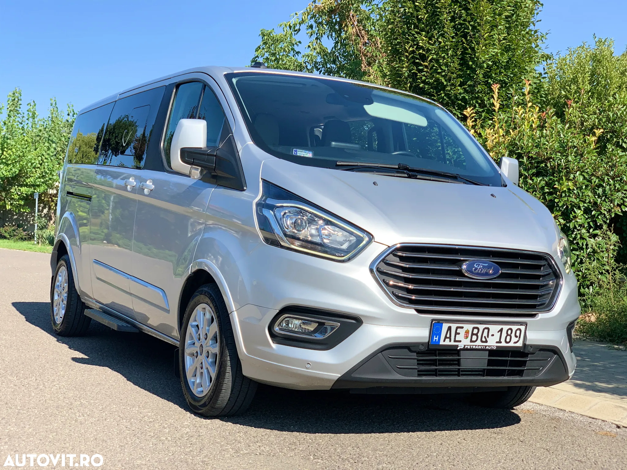 Ford Tourneo Custom Bus 320 2.0 EcoBlue 150 CP L2H1 Titanium X - 3