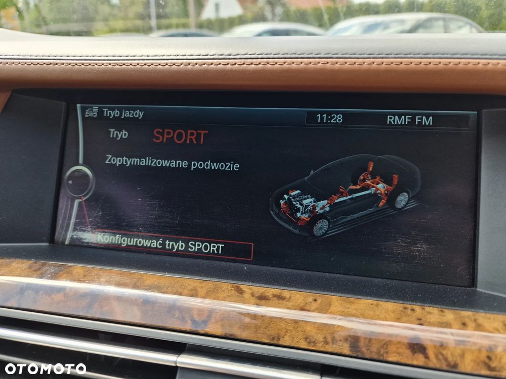BMW Seria 7 740d - 34