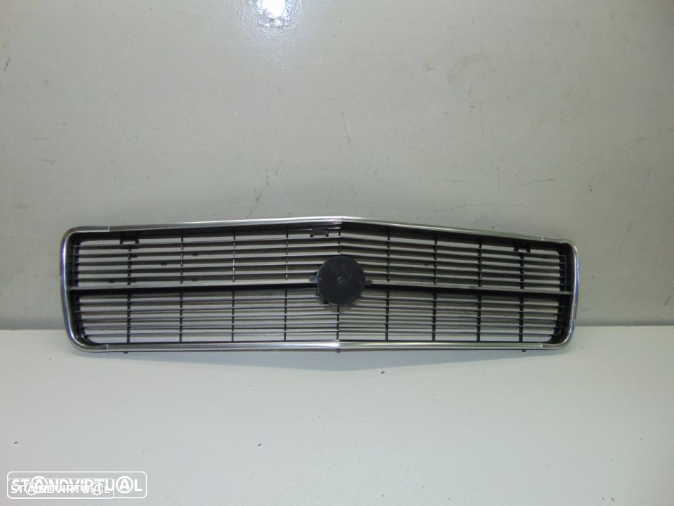Opel Rekord D ou Comodore B com grelha da frente NOVA - 3
