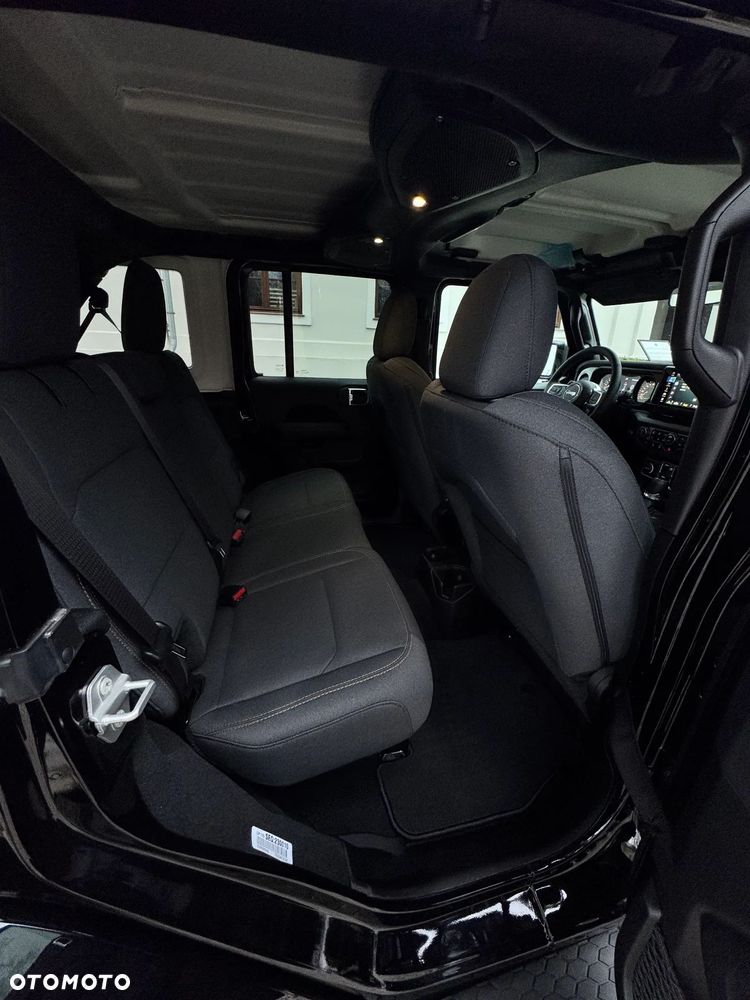 Jeep Wrangler Unlimited GME 2.0 Turbo Sahara - 16