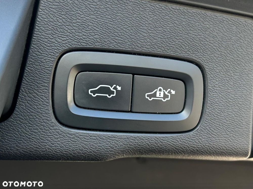 Volvo XC 60 D4 R-Design - 10