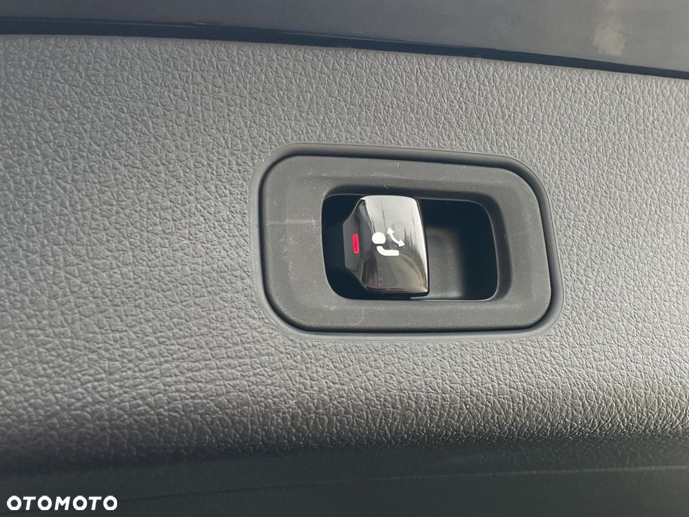 Mercedes-Benz GLC - 25