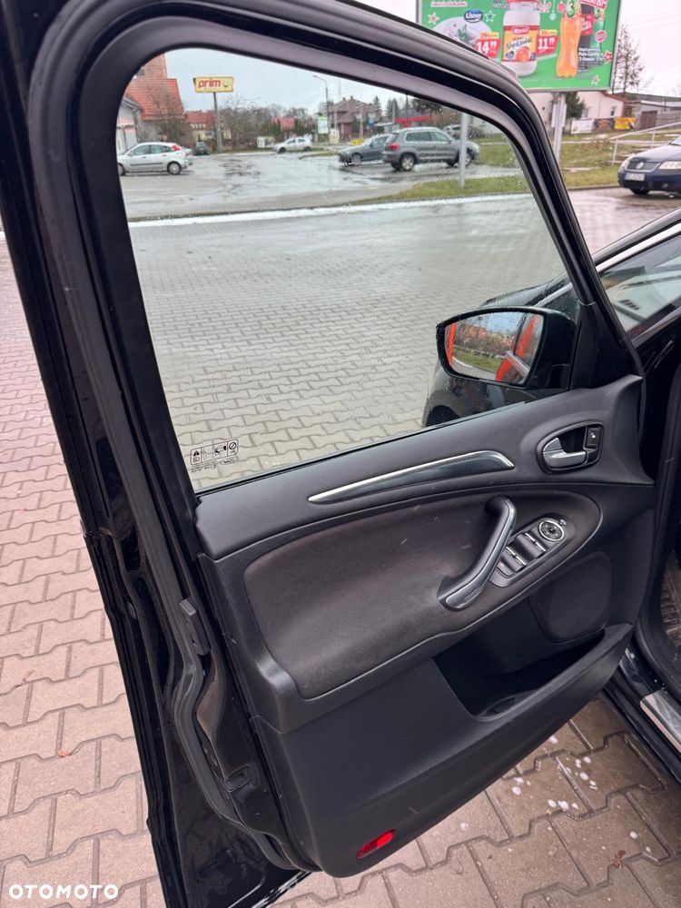 Ford S-Max - 11