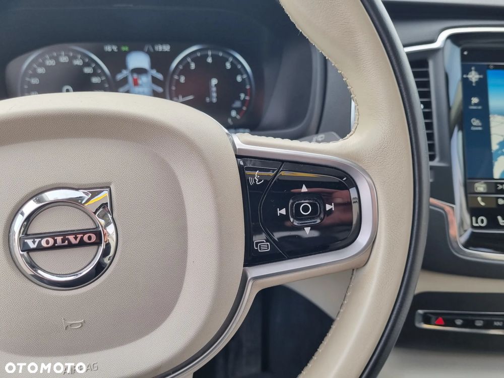 Volvo XC 90 T5 AWD Geartronic Momentum Pro - 29