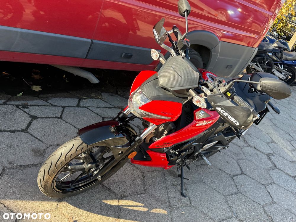 Suzuki GSX - 13