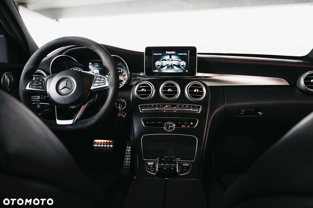 Mercedes-Benz Klasa C AMG 43 4-Matic - 11