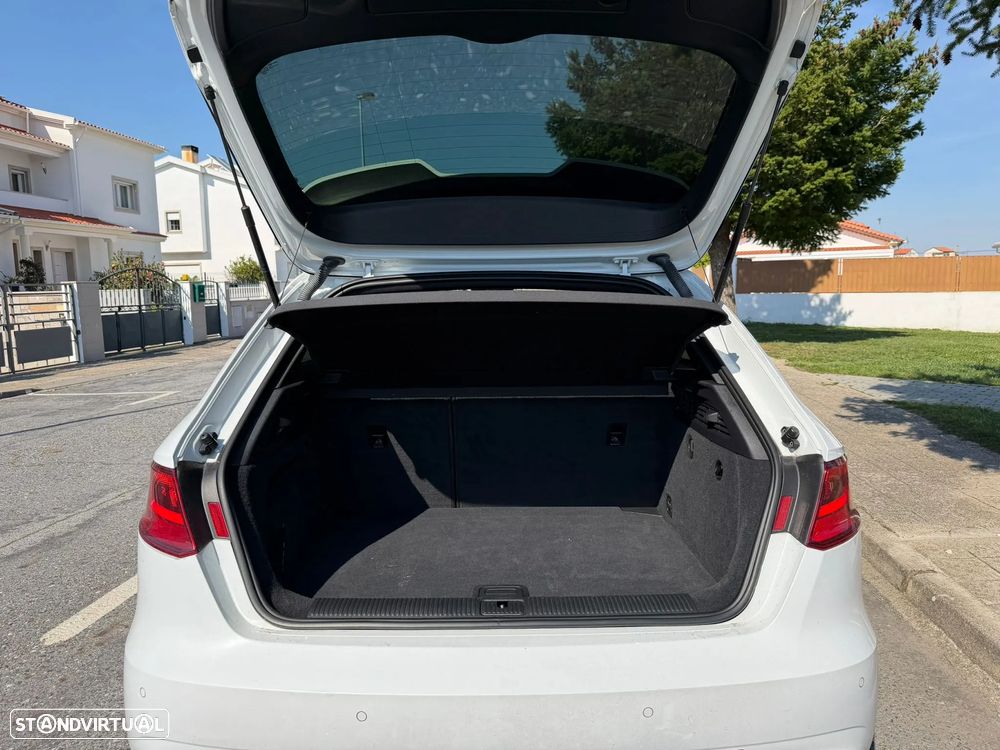 Audi RS3 Sportback - 12