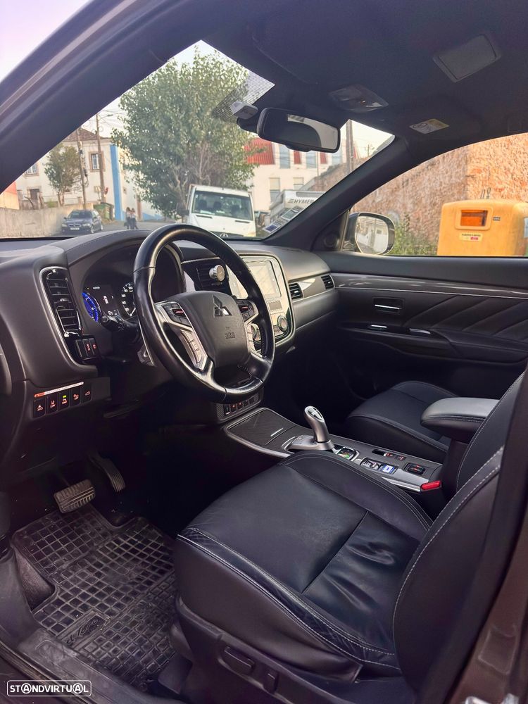 Mitsubishi Outlander 2.0 PHEV Intense Navi - 13
