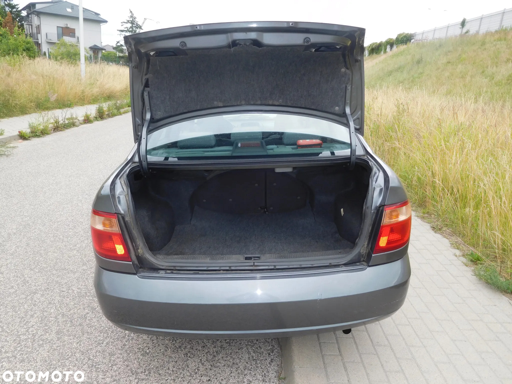 Nissan Almera II 1.5 Base - 14