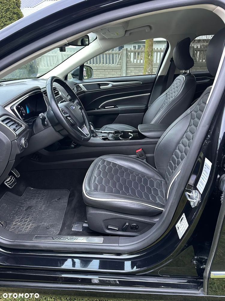 Ford Mondeo 2.0 Hybrid Vignale - 13