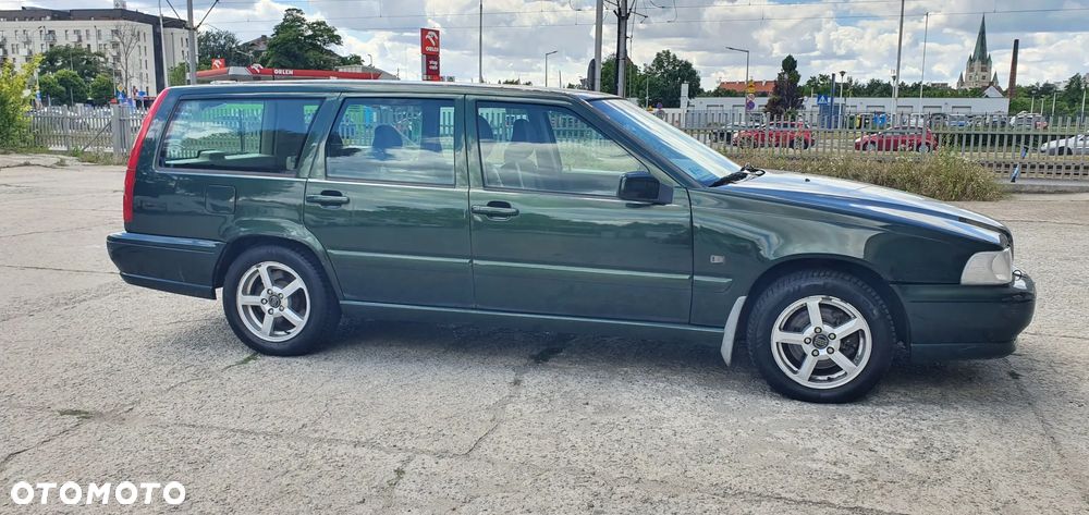 Volvo V70 2.4 - 16