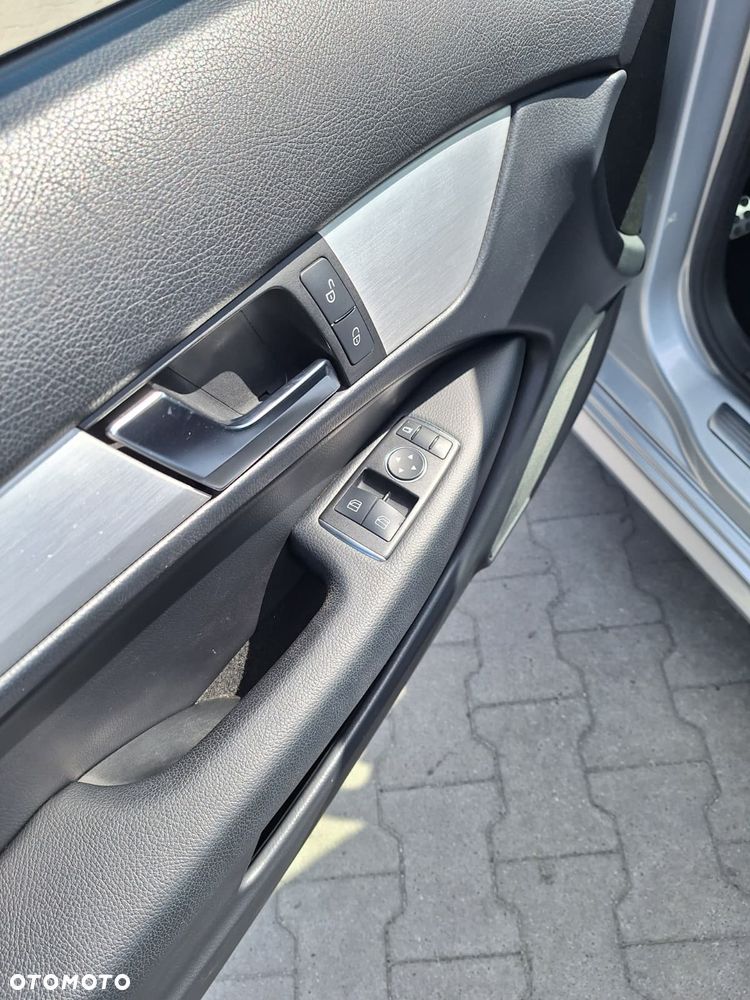 Mercedes-Benz Klasa C 250 CDI DPF BlueEFFICIENCY 7G-TRONIC Edition 1 - 4