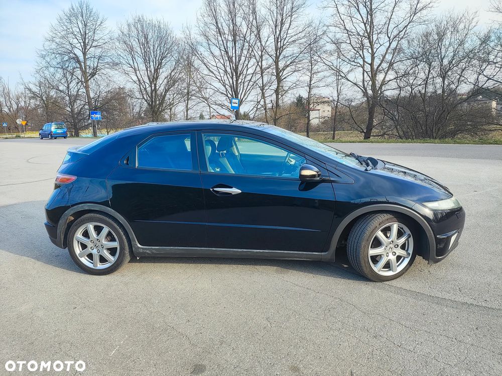Honda Civic 1.8 Executive - 11
