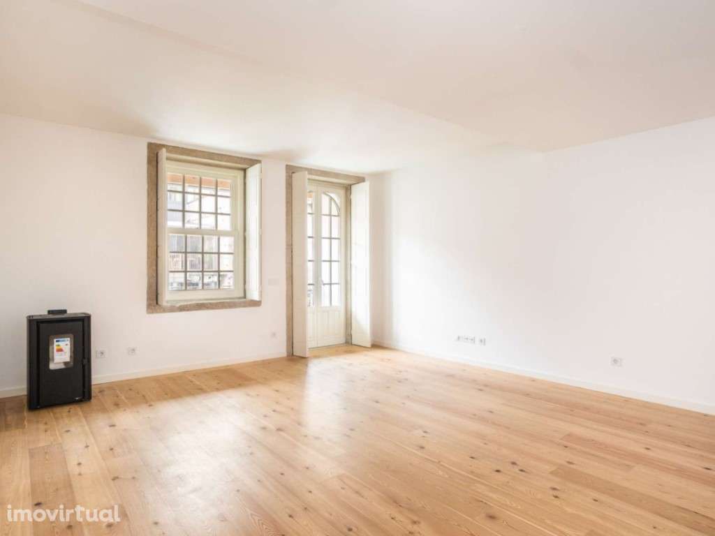 Apartamento T2 duplex com varanda na Baixa do Porto - Grande imagem: 3/20