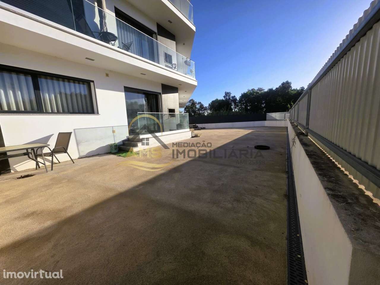 APARTAMENTO T3 COM TERRAÇO DE 186M² - Grande imagem: 3/49