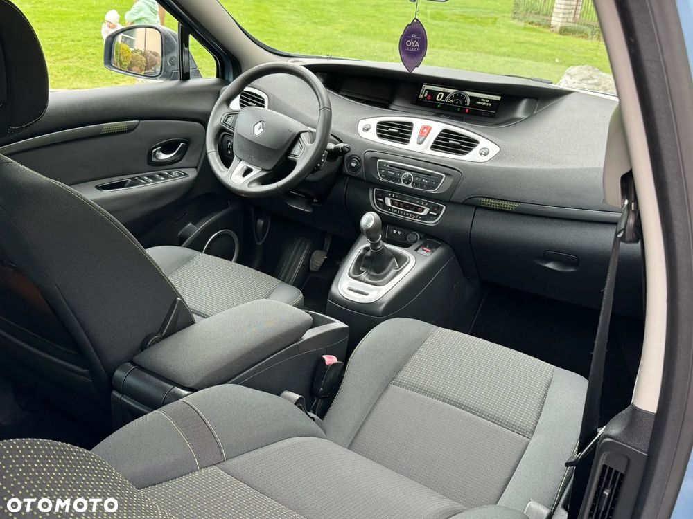 Renault Scenic 1.6 16V Confort Privilege - 9