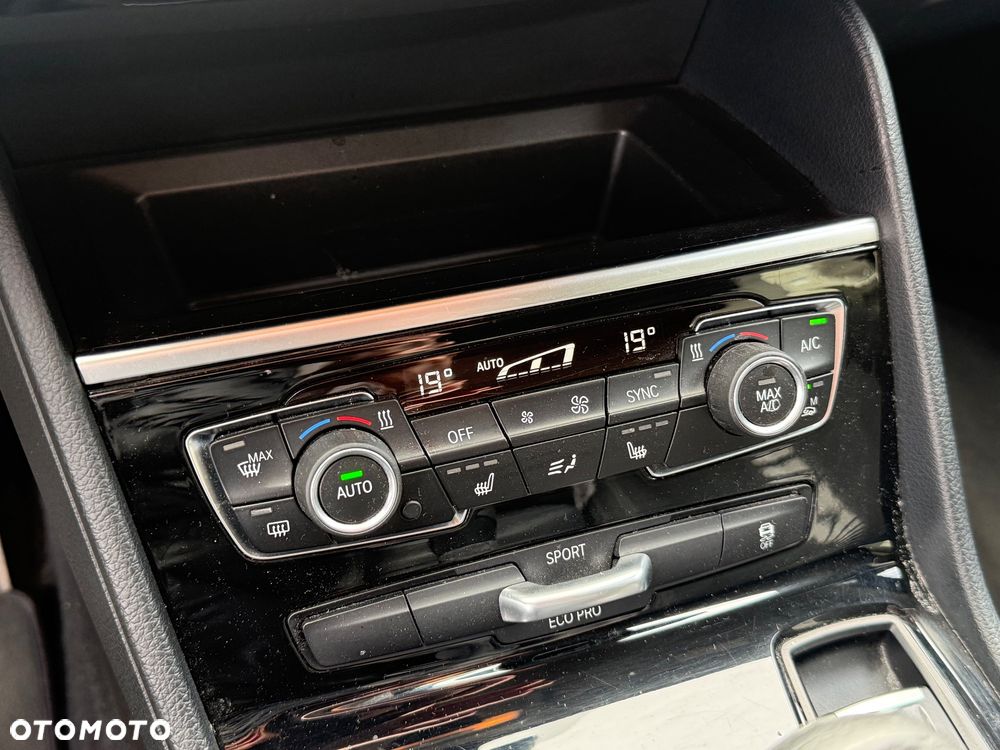 BMW Seria 2 218d GT Sport Line - 28