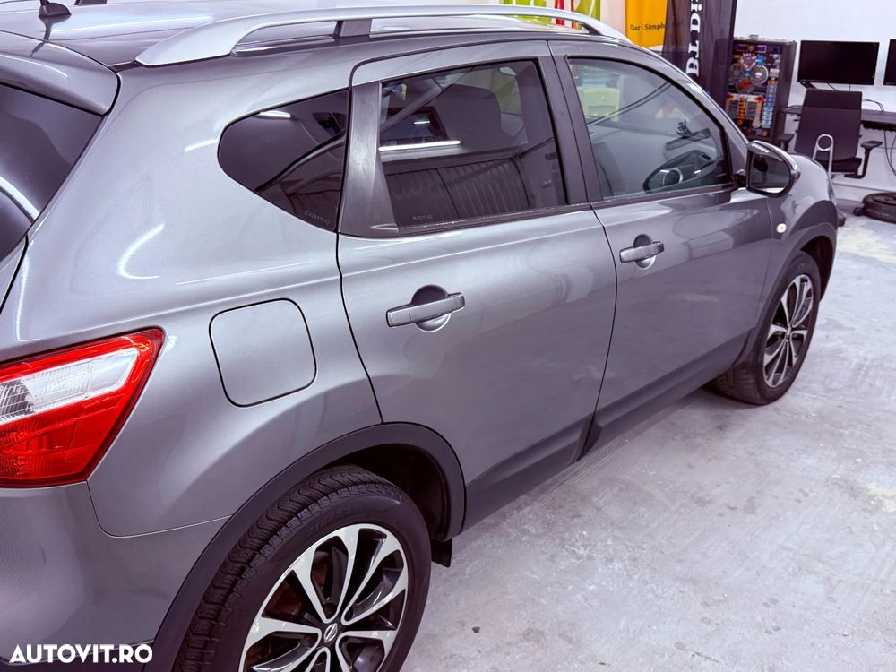 Nissan Qashqai 2.0 DCI 4 x 4 DPF tekna - 29