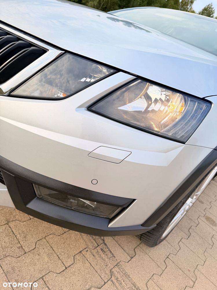 Skoda Octavia 2.0 TDI 4x4 DSG Scout - 11