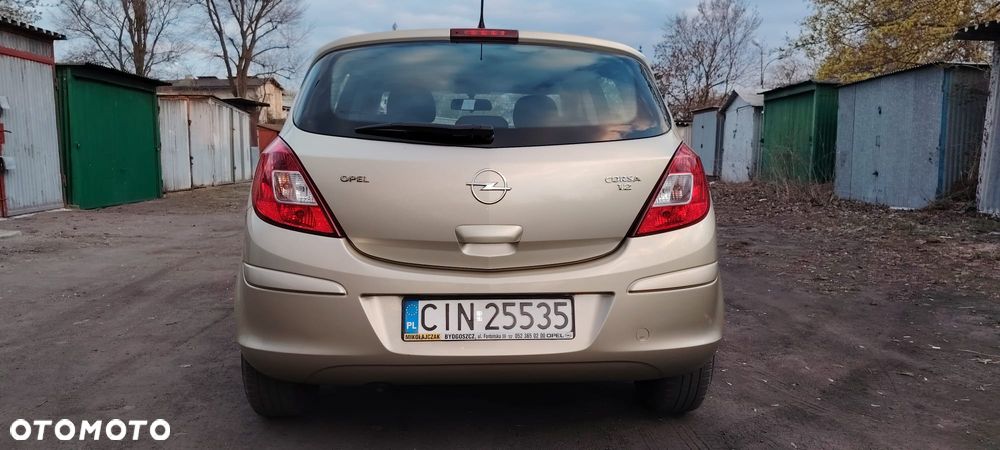 Opel Corsa 1.2 16V Essentia - 3