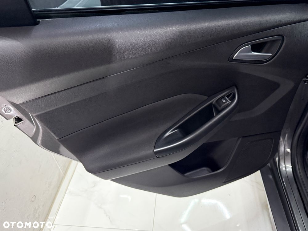 Ford Focus 1.5 EcoBoost Titanium ASS PowerShift - 12