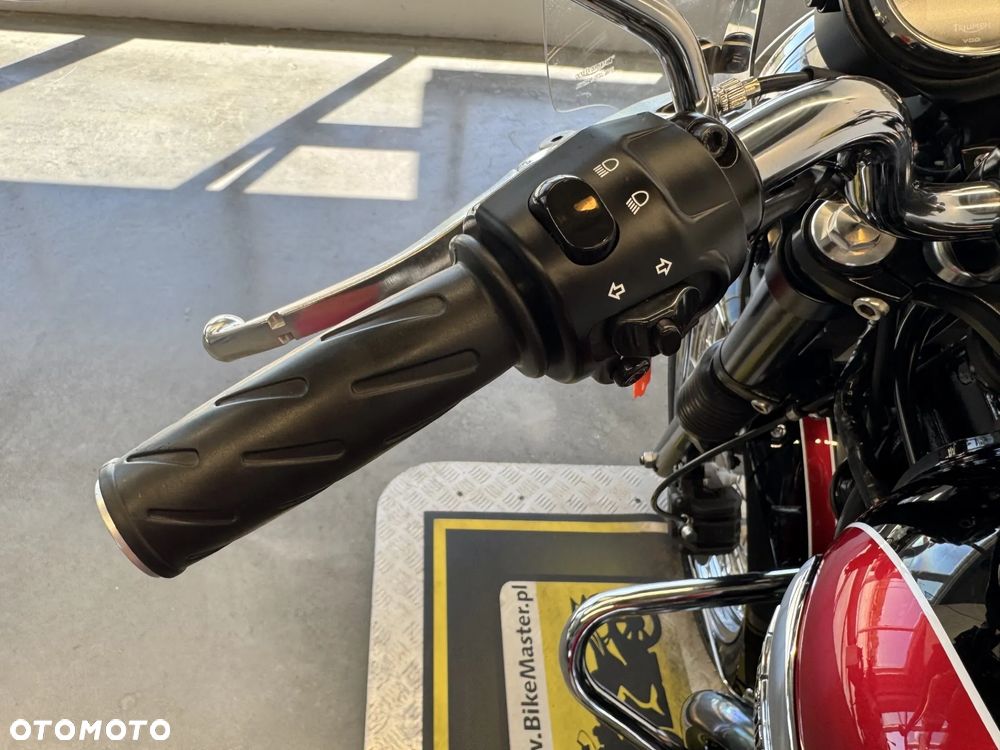 Triumph Bonneville - 31