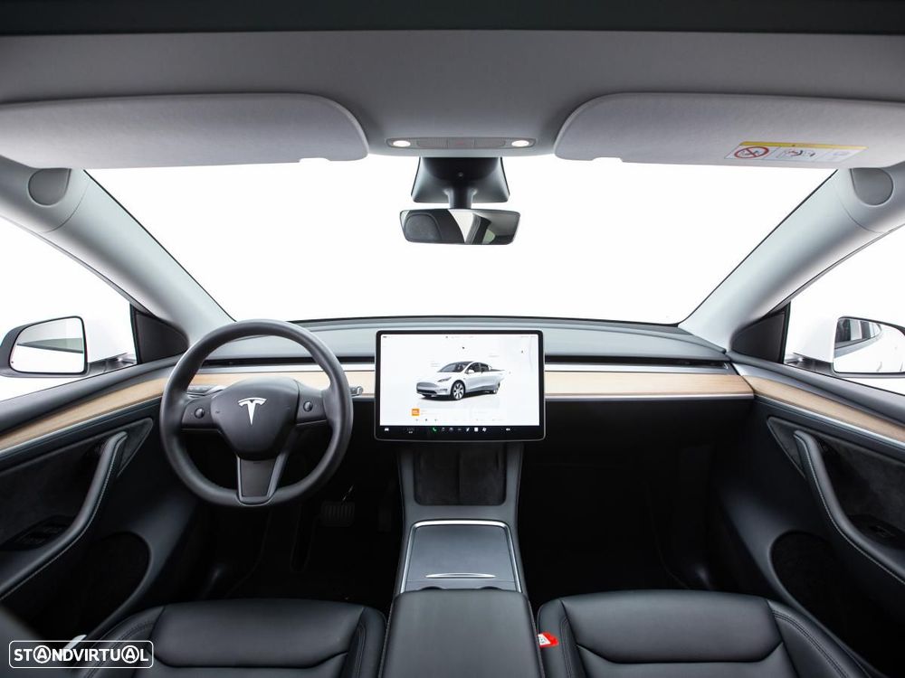 Tesla Model Y Long Range Dual Motor AWD - 8