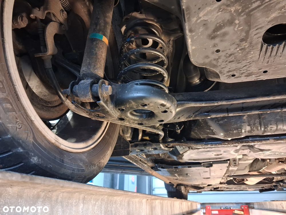 Toyota Auris 1.33 VVT-i Life Comfort - 28