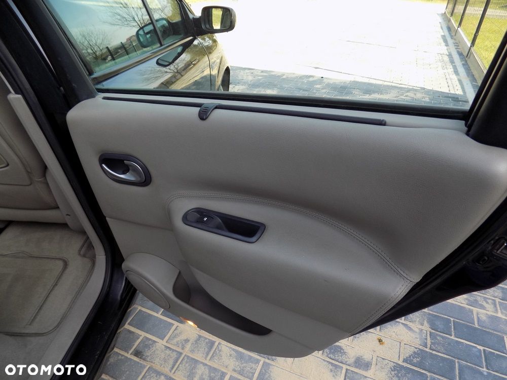 Renault Scenic 1.6 16V Luxe Privilege - 32