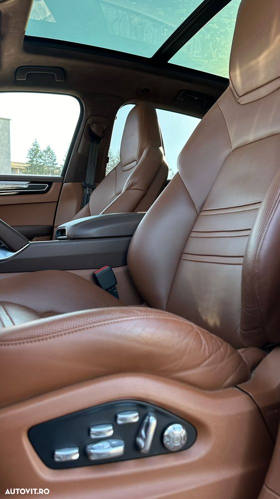 Porsche Cayenne - 13