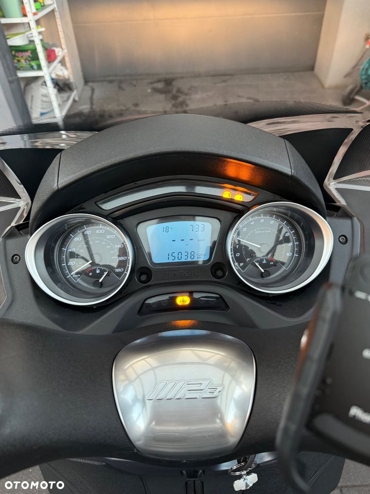 Piaggio MP-3 - 8