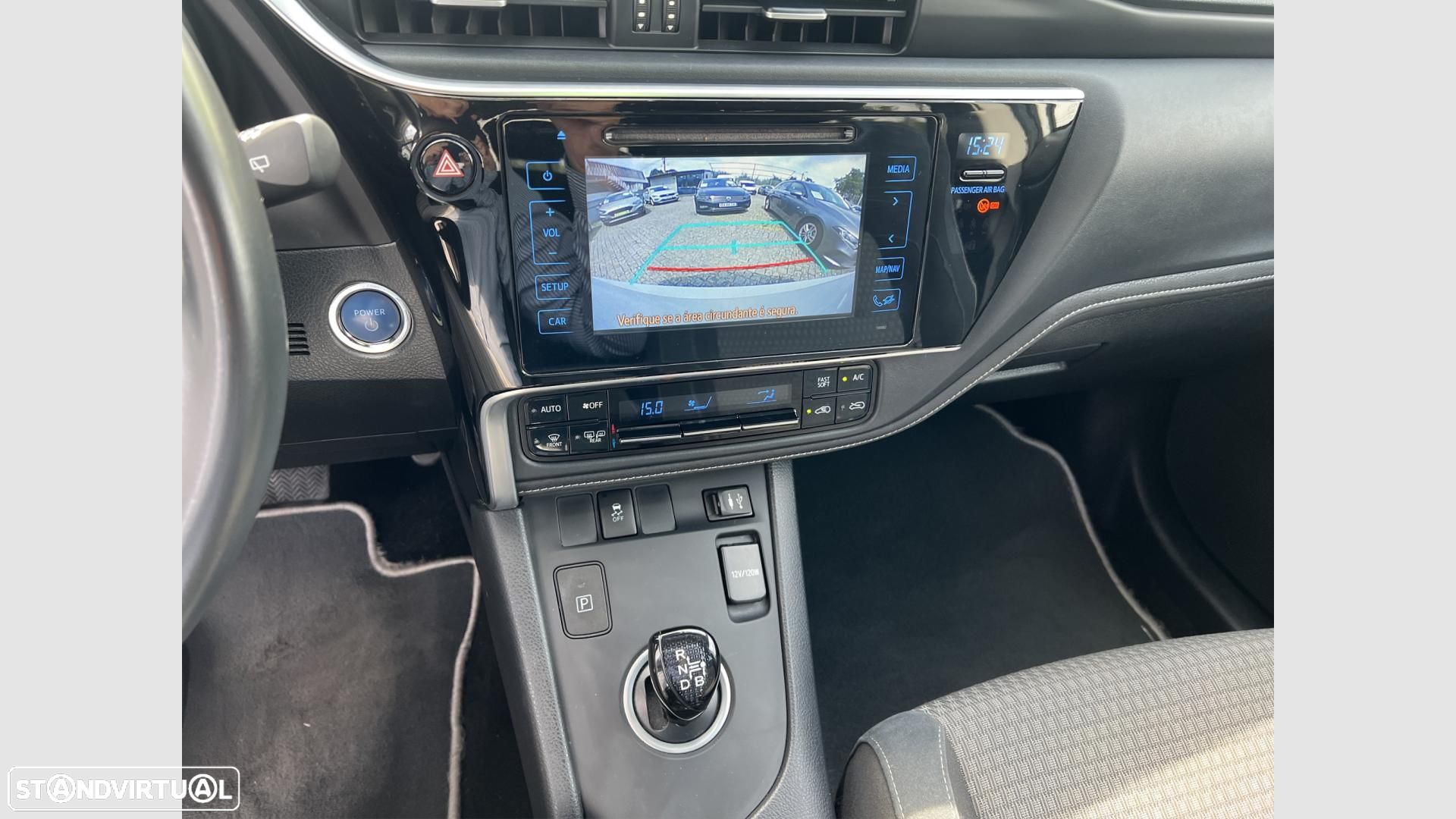 Toyota Auris 1.8 HSD Comfort +P.Techno+P.Sport - 14