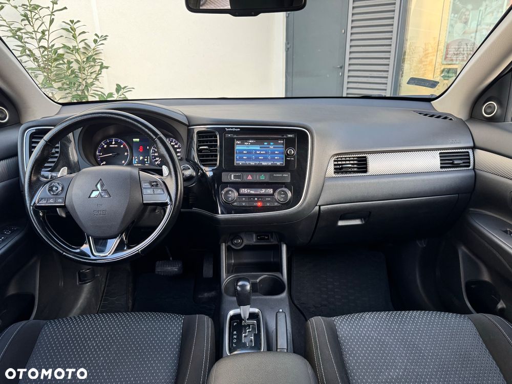 Mitsubishi Outlander 2.2 DI-D Intense + SDA 4WD - 19