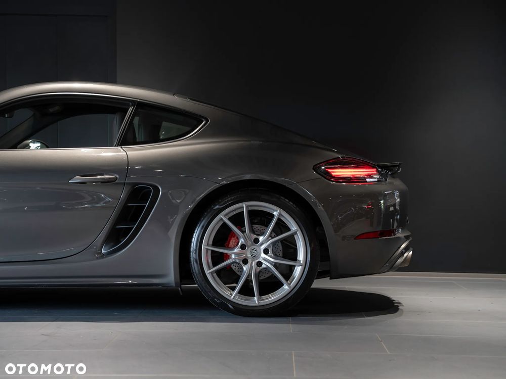 Porsche 718 Cayman GPF S PDK - 12
