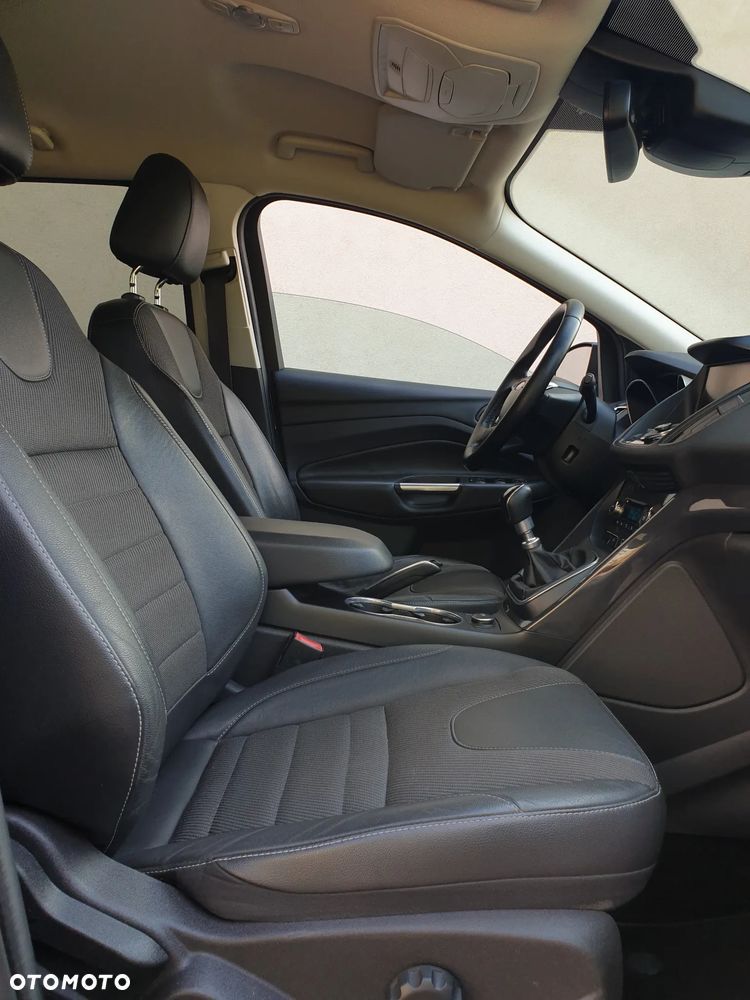 Ford Kuga 2.0 TDCi 4x4 Titanium - 31