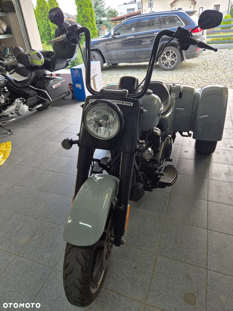 Harley-Davidson Trike Freewheeler - 32