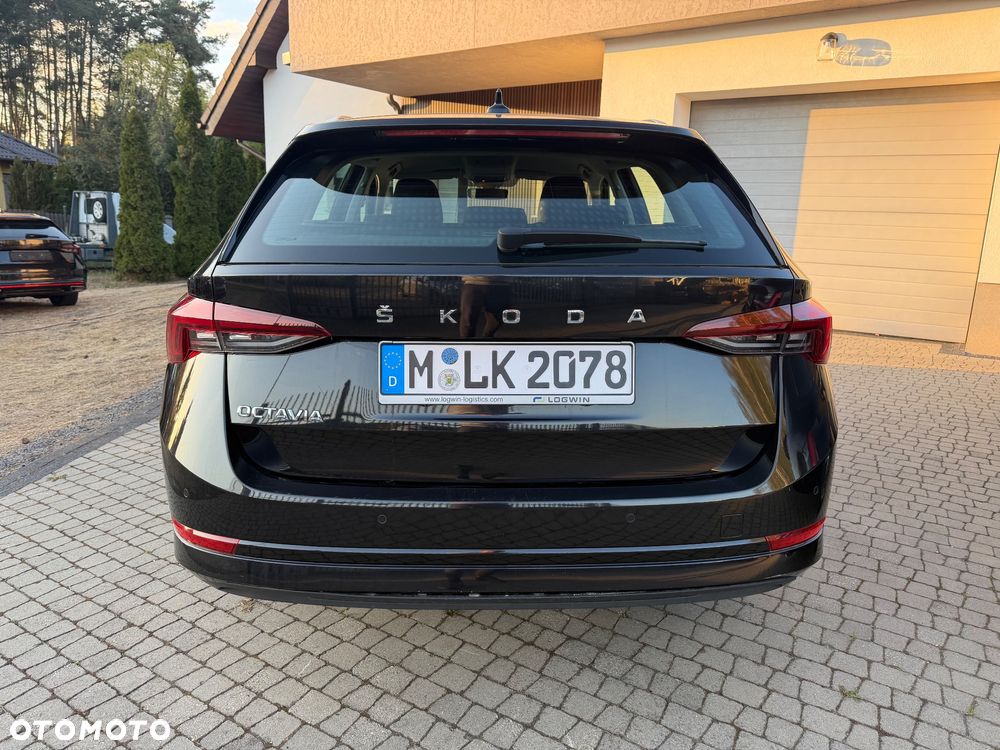 Skoda Octavia 2.0 TDI DSG Style - 4