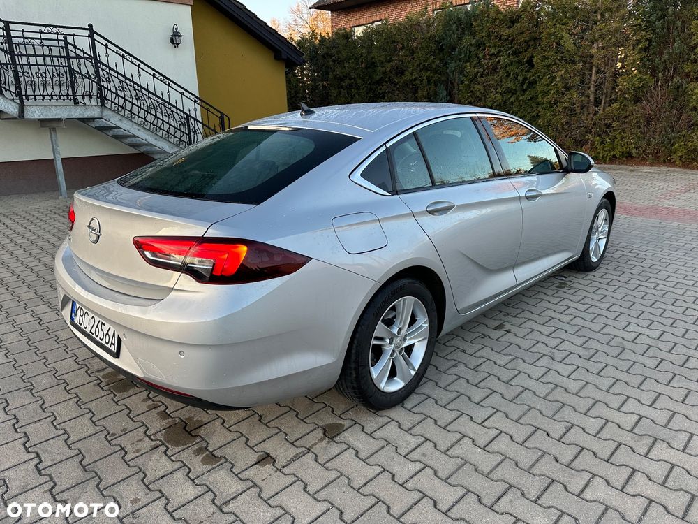 Opel Insignia - 17